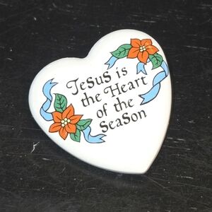 Jesus Is‎ The Heart Of The Season VTG White Poinsettia Accented Heart Shaped Pin